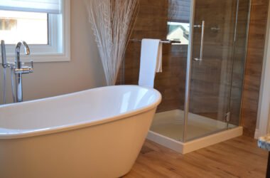baño suelo madera